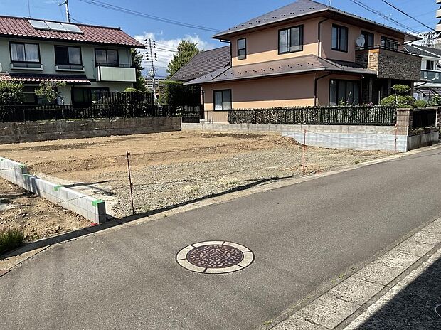 平坦地で、安心・快適な通勤と通学！子育て世代に選ばれる、安心と快適の街♪ゆとりある敷地で、家族の理想の住まいづくりを叶えませんか。
