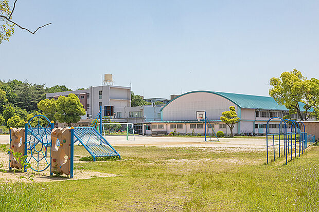 春日井市立高森台小学校