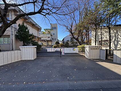 蕨市立中央東小学校 200m(徒歩３分)