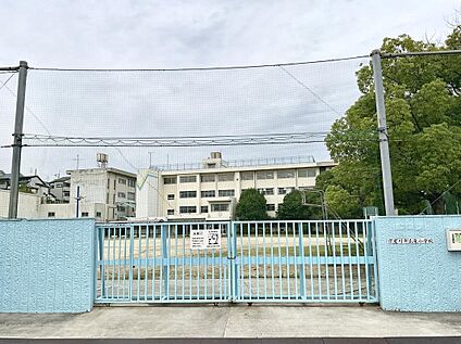 寝屋川市立東小学校 1040m(徒歩13分)