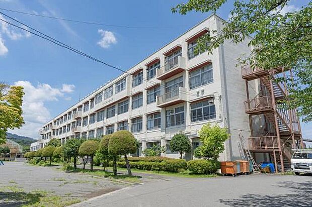 八王子市立館小中学校（約1,020m）