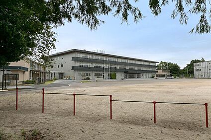 田中小学校 約1800ｍ(徒歩23分)