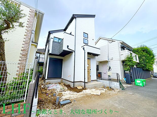 【杉並区清水3丁目】
西武新宿線「井荻」駅まで徒歩13分、杉並区立妙正寺公園まで徒歩4分。都会の利便性と穏やかな暮らしを享受できる、贅沢なロケーションです。/2026.7.24撮影