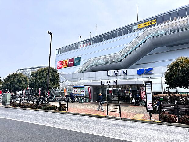 リヴィンオズ大泉店