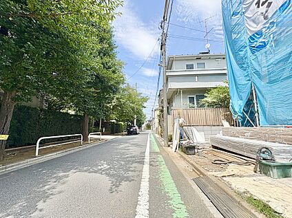 【前面道路を含む現地写真】