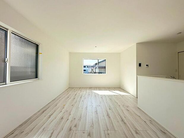 ■プライバシー確保しやすい2階LDK！浴室洗面室が集約されているので家事動線がスムーズです！