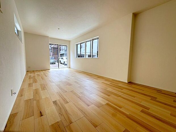 3面採光なので自然の光が入り込み、風通し良好!