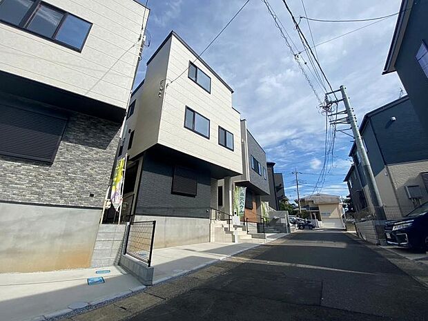 【現地外観写真/2号棟】ご見学予約受付中!お気軽にお問合せください!