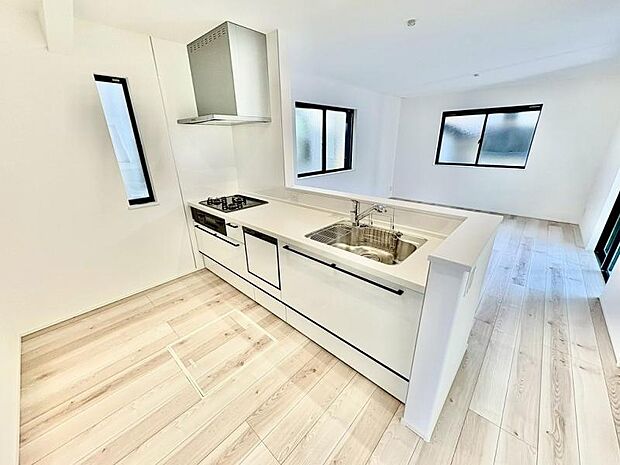 キッチン　家族とおしゃべりしながらお料理もできる対面式を採用。