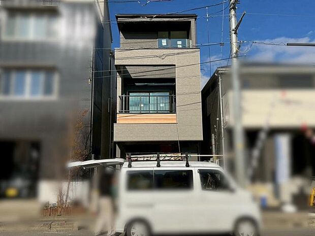 ◆スタイリッシュなデザインの住宅が誕生！買物便利な住環境！お子様の通学も安心な塚越小学校、東中学校徒歩10分圏です！