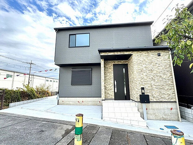 約16帖の広々LDKと食洗機付オープンキッチンが魅力!駐車場2台可(普通1+軽1)、生活利便施設が徒歩圏内に揃う、永大施工の機能的な4LDKです。