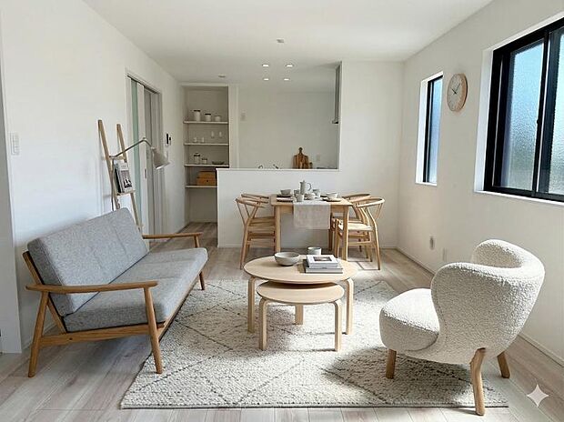 ※こちらの写真は現況の室内写真にCGを使用して家具等を合成加工したものであり、実際の室内状況とは異なります。なお当物件は家具付き物件ではありません。