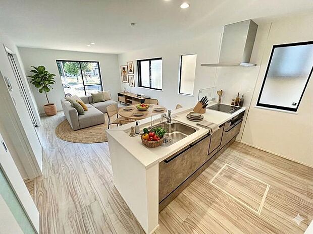 ※こちらの写真は現況の室内写真にCGを使用して家具等を合成加工したものであり、実際の室内状況とは異なります。なお当物件は家具付き物件ではありません。