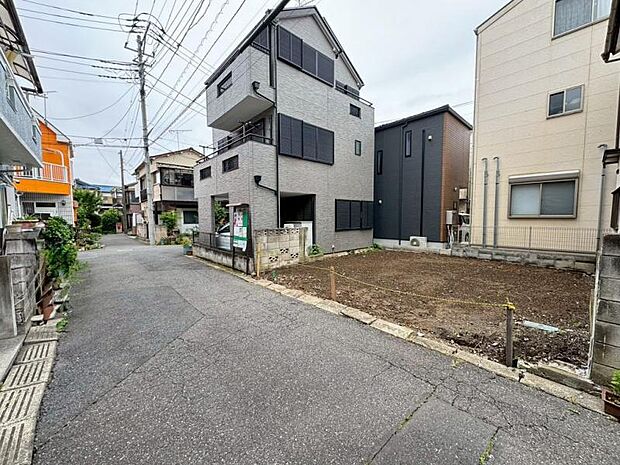 本物件は未完成のため、お近くにある同仕様の完成物件をご案内いたします。完成後の暮らしをイメージしながら、安心してご検討いただけます。どうぞお気軽にお問合せくださいませ。（2026年5月撮影）
