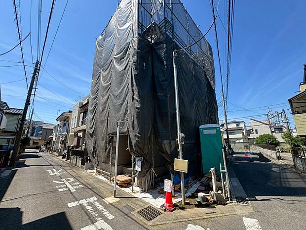 本物件は未完成のため、お近くにある同仕様の完成物件をご案内いたします。完成後の暮らしをイメージしながら、安心してご検討いただけます。どうぞお気軽にお問合せください。（2026年6月撮影）