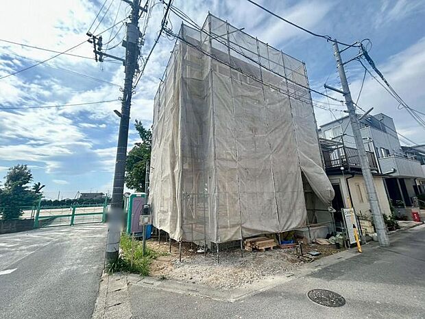 可変性のあるフレキシブル設計！お子様の成長やライフスタイルに合わせ空間を変更可能です。共働きに嬉しい食洗機完備。2台駐車（制限有）も魅力。永大オリジナル住宅で、家族の笑顔が広がる暮らしを。