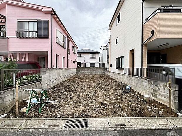 「草加」駅から東武スカイツリーライン利用で、北千住や上野・日比谷方面へスムーズにアクセス可能です。