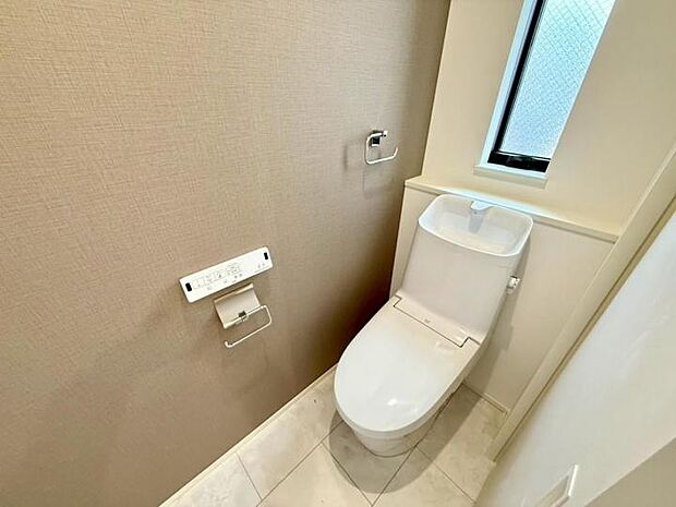 【トイレ】◆エコで経済的な節水型ウォシュレットトイレ!シャープなフォルムは汚れも拭きやすくお手入れラクラク!