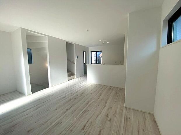 【【リビング】】リビングイン階段設計でご家族が顔をあわせやすい♪