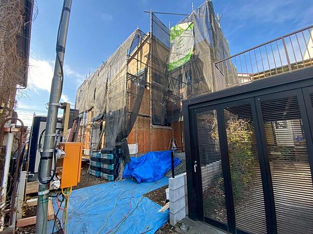 【【現地写真/2025年12月撮影】】全居室南向き設計で陽当り良好！