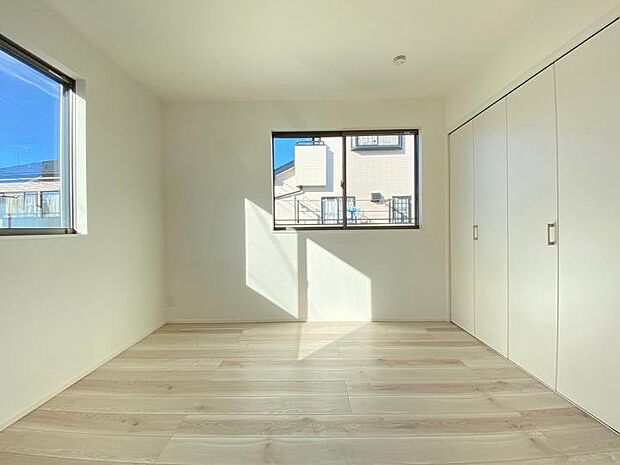 【洋室】洋室 窓からのやさしい光が心地よいプライベートルーム。