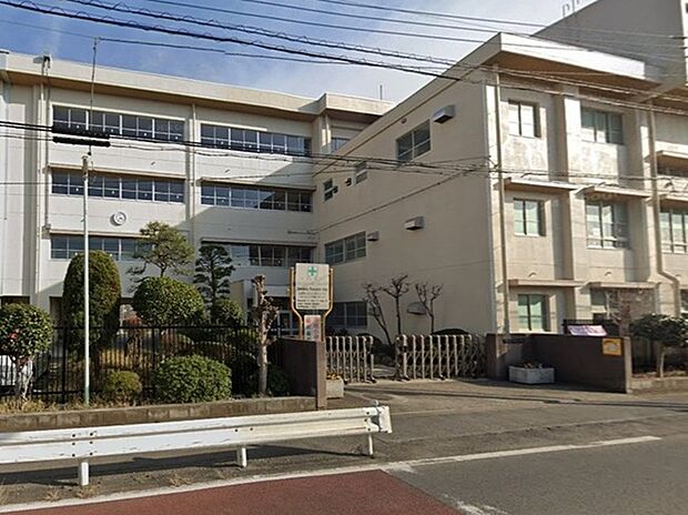 寺尾小学校(約350m)