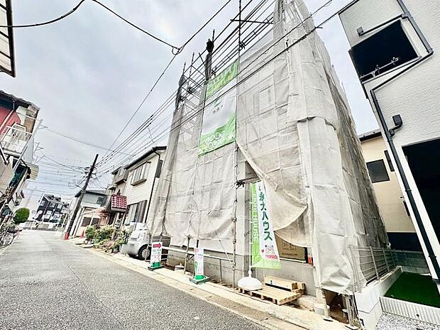 【現地】首都高×外環を使いこなす贅沢。多方面へのアクセスが暮らしを広げる。2つの高速道路近く、都心通勤も週末のドライブもストレスフリーに。縦横無尽な機動力で、あなたのライフステージをさらに加速させます。