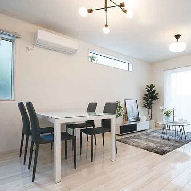 【リビング】インテリアの映える広々としたリビング。同仕様写真