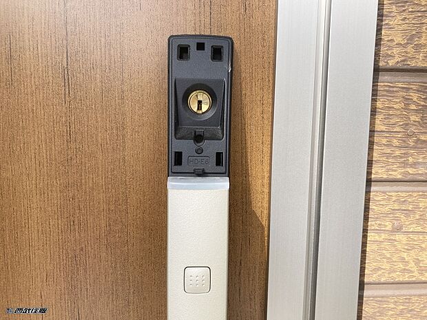 【玄関】【玄関ドアカードキー】ワンタッチで開錠できるので操作性に優れています。同仕様写真