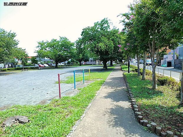 さくら公園(約300m・徒歩4分)