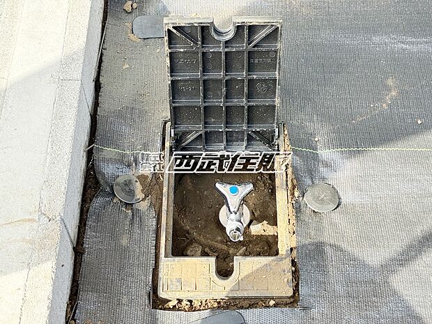 【その他現地】【散水栓】お外に散水栓があるのでお庭のお手入れや洗車が出来ますね！