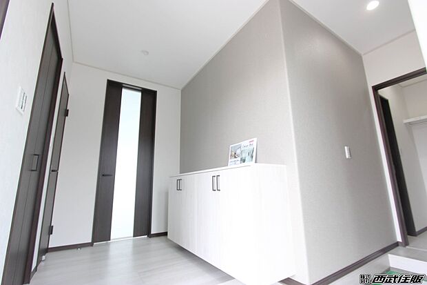 【玄関】【玄関】圧迫感のないワイドタイプのシューズボックス付き