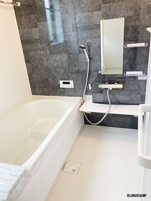 【浴室】【バスルーム】落着いた色味とカウンターがお洒落ですね！同仕様写真