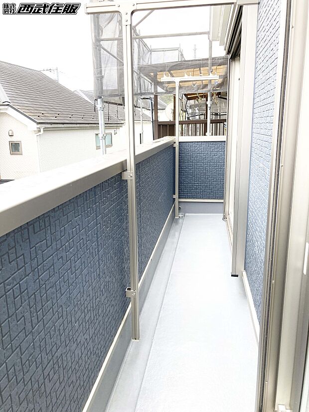 【バルコニー】【バルコニー】南向きのバルコニー!2部屋から出入できます!同仕様写真