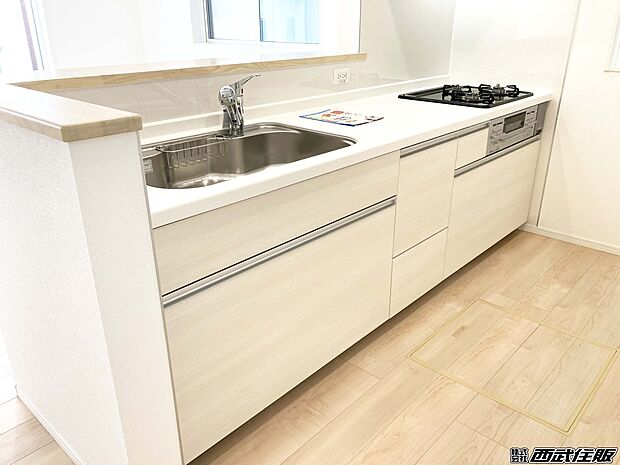 【非公開】【カウンターシステムキッチン】清潔感のある白が素敵なキッチンです。同仕様写真