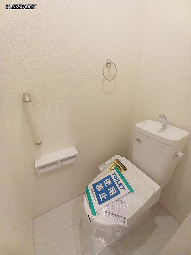 【トイレ】【シャワートイレ】きれいでさわやか。お掃除の手間を省いてらくらく！同仕様写真