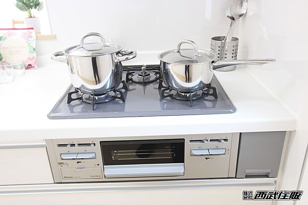 【非公開】【3口ガスコンロ】 グリルも完備！料理の幅が広がります。同仕様写真