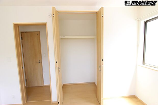 【収納】【クローゼット】たくさん収納できそうですね。同仕様写真