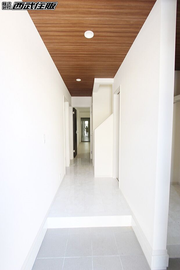 【玄関】【玄関】シューズボックスとシューズインクローク付きなので玄関まわりがスッキリします。同仕様写真