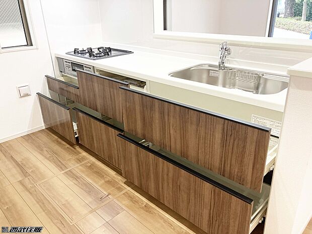 【非公開】【システムキッチン】高級感のある木目が素敵なキッチンです。同仕様写真