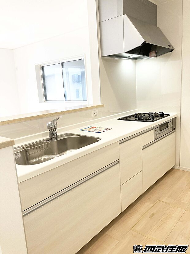 【キッチン】【システムキッチン】とても明るいカウンターキッチンは開放的！同仕様写真