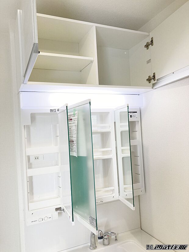 【非公開】【シャワードレッサー】収納力もある洗面化粧台。同仕様写真