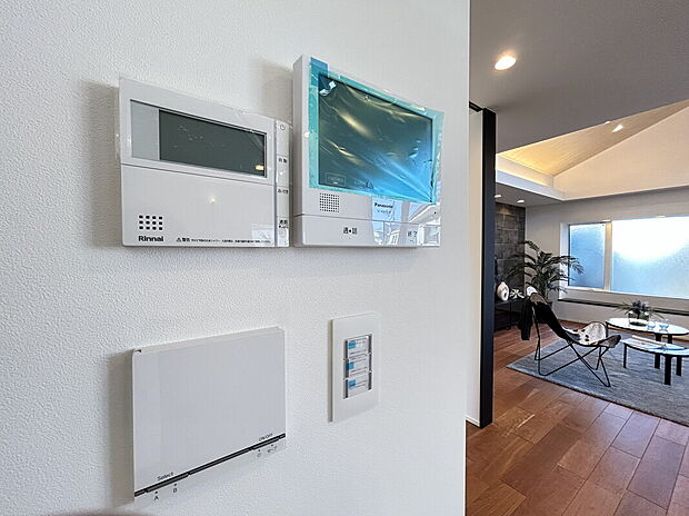 【床暖房】足元からぽかぽか暖かい床暖房があります。