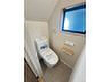 【トイレ】温水洗浄機能付きです。