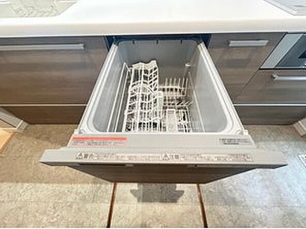 【キッチン】ビルトイン食洗機を標準装備、家事の時間を短縮し、毎日の負担軽減