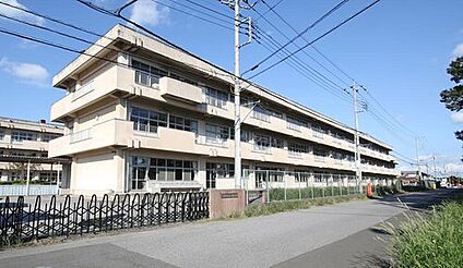 小山市立桑中学校 2300m(徒歩約29分)