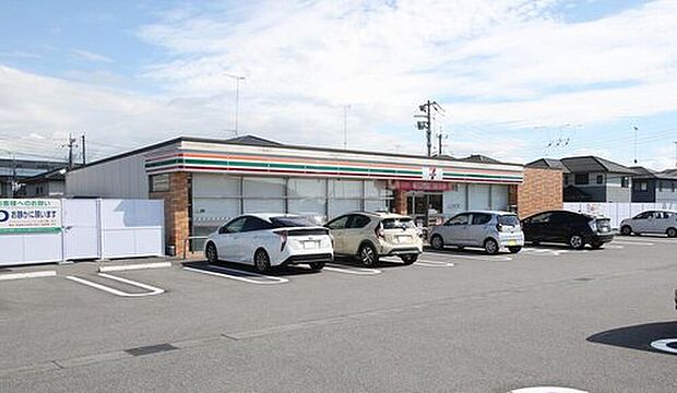 セブンイレブン小山羽川北店