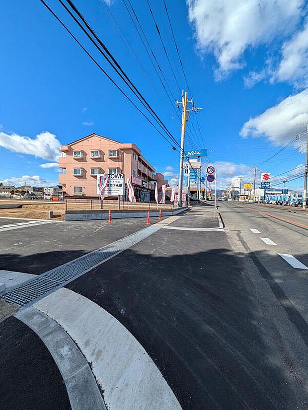 西那須野駅やスーパー、ドラックストアなどを中心に暮らしやすい街づくり。