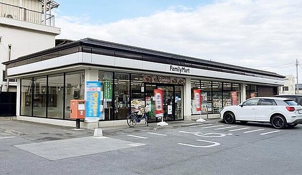 ファミリーマート ベイツ栃木倭町店