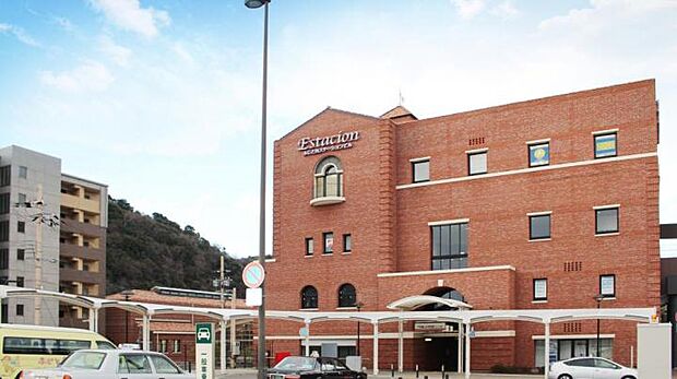 南海本線「和歌山大学前」駅（約2,100m）